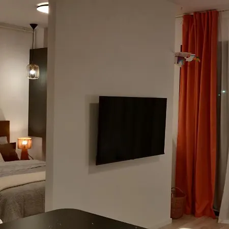 Seven 7 Apartment *