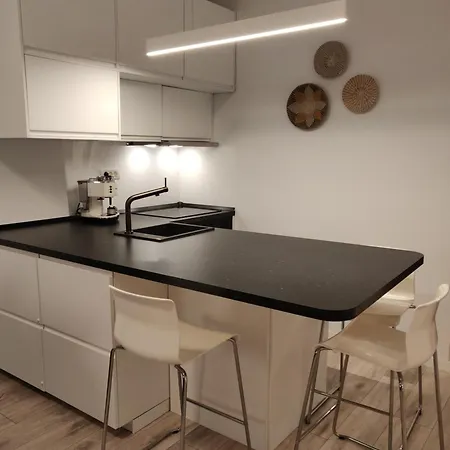 Apartment Seven 7 *